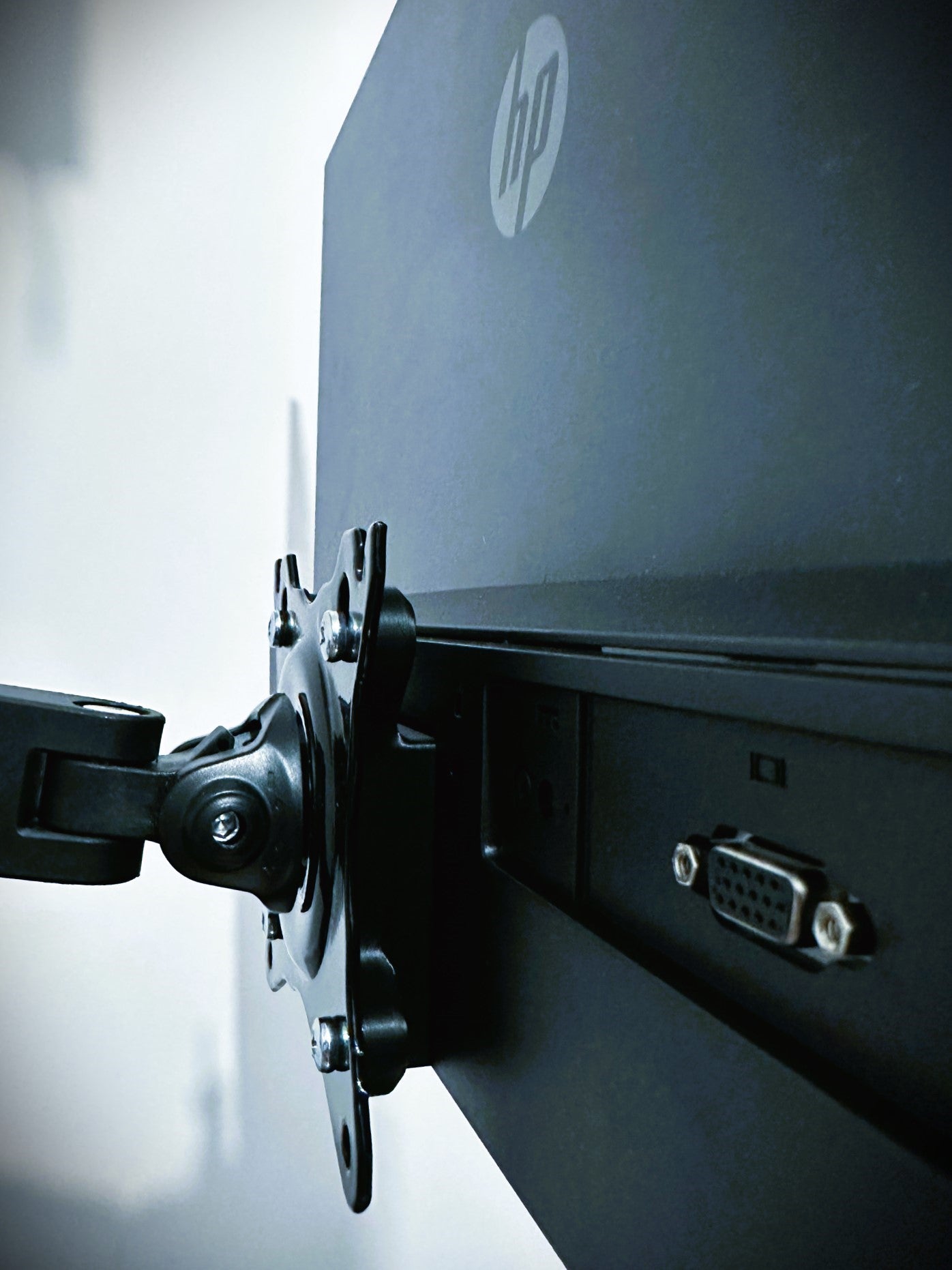 HP M24h & M27h FHD VESA Monitor Adapter
