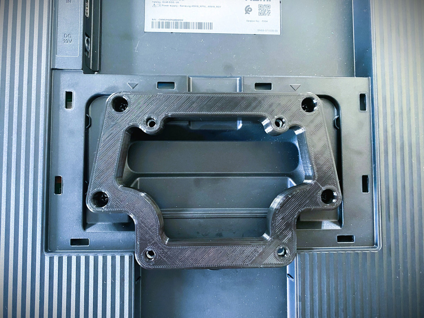 Samsung VESA Space Monitor adapter mount, S32R750, S27R750, SR75, SR750