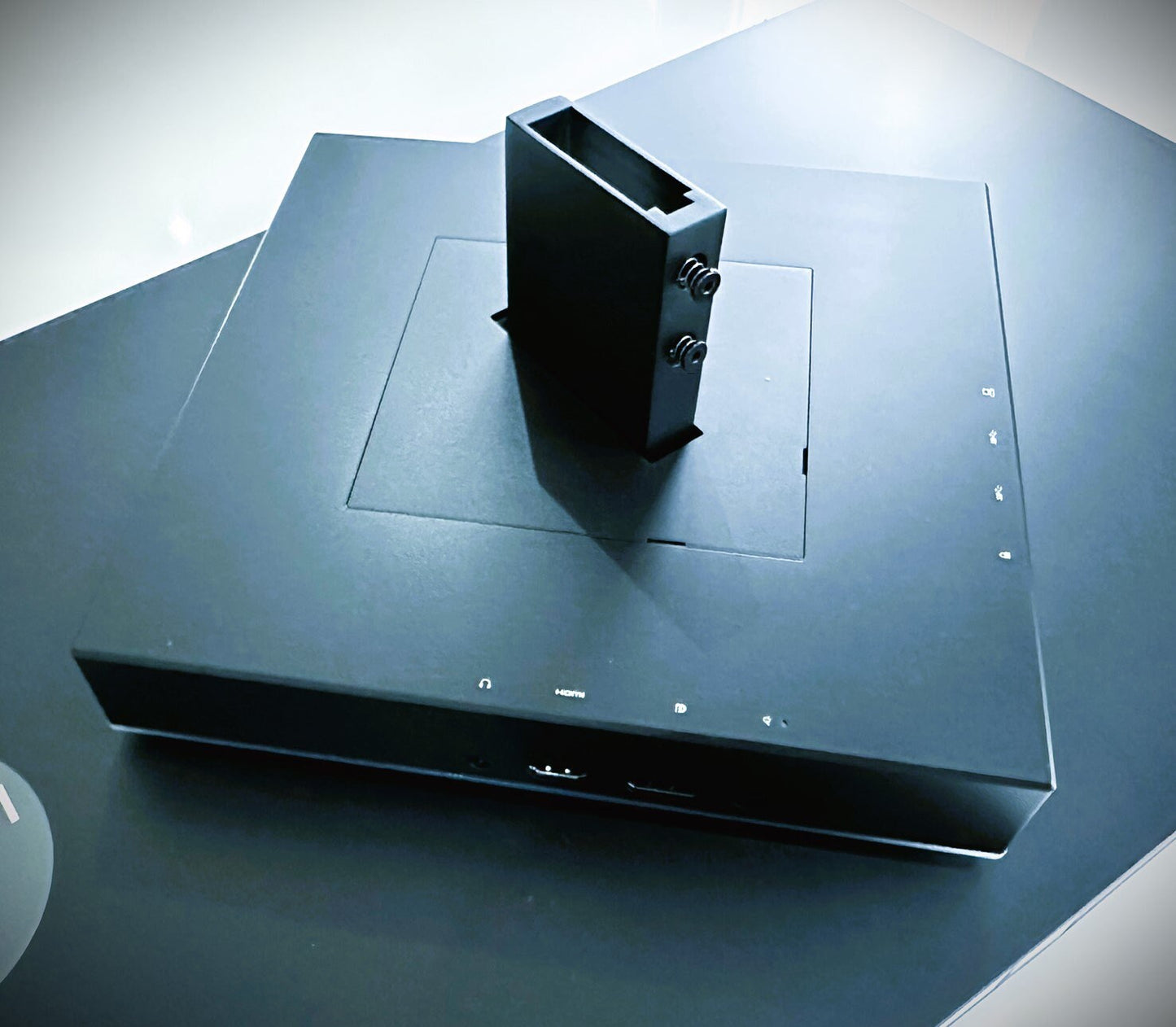 HP OMEN 27i VESA Monitor Adapter