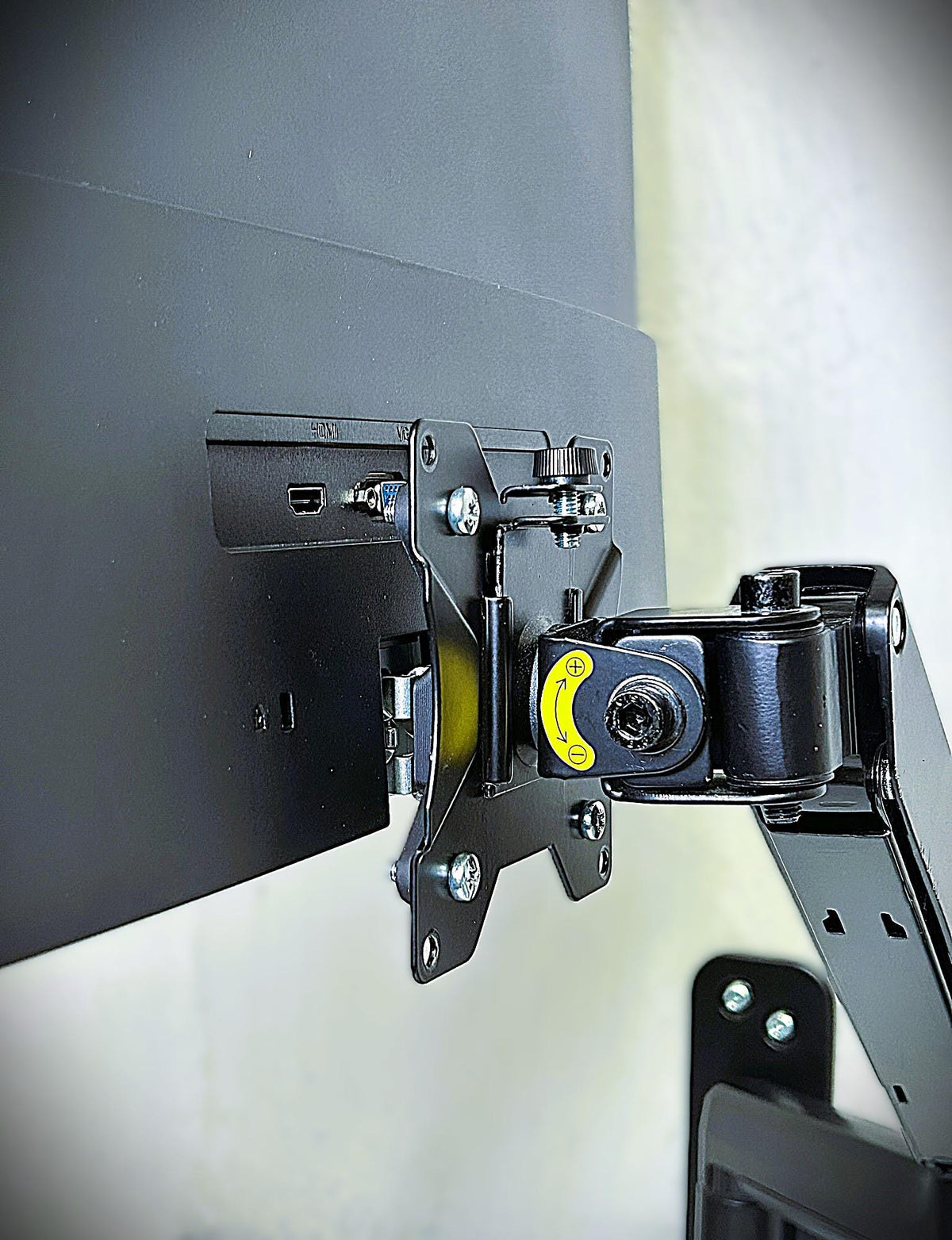 Koorui 27N5C VESA Adapter