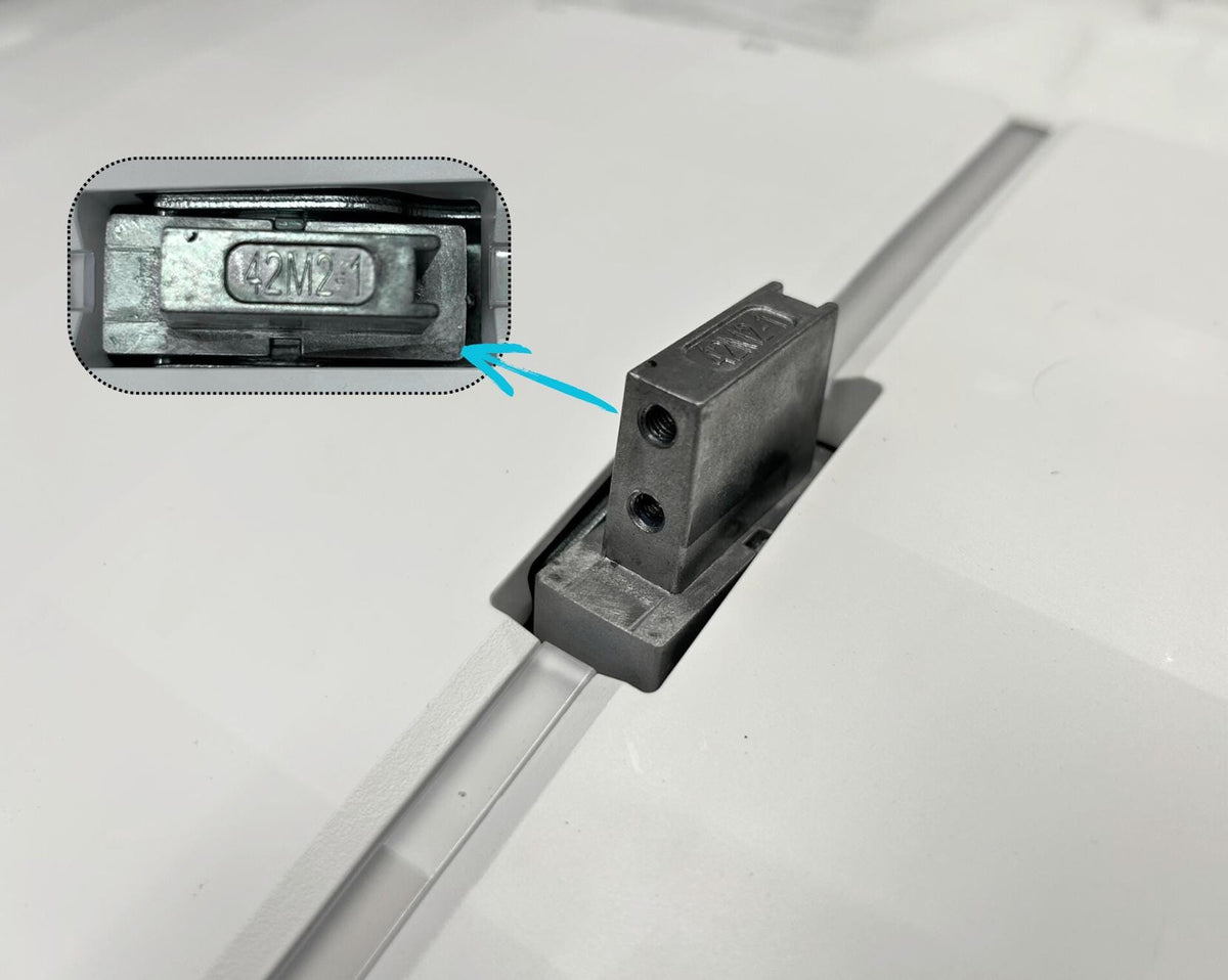 Philips Evnia 49M2C8900L VESA Adapter