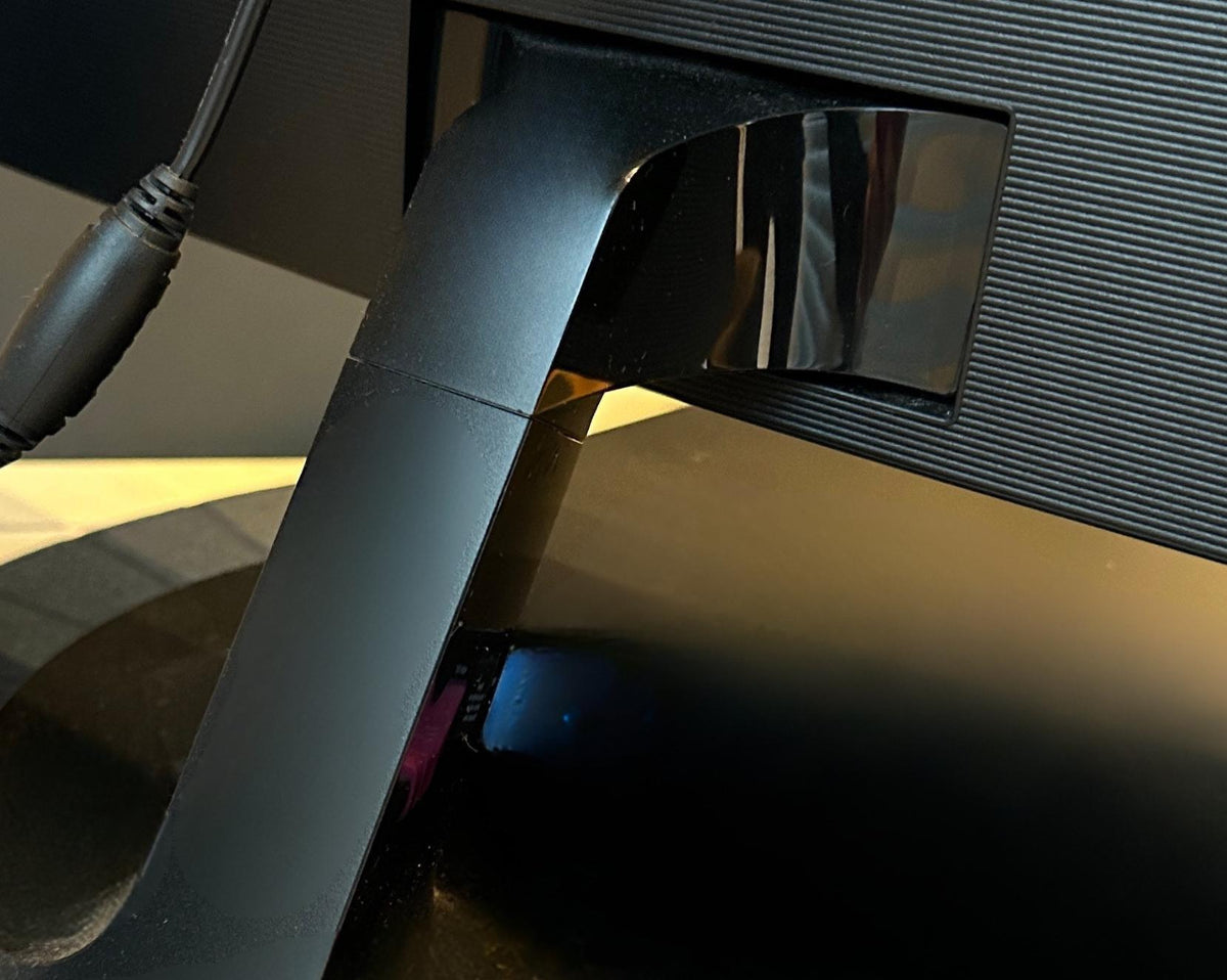 Samsung V27F39 VESA Adapter