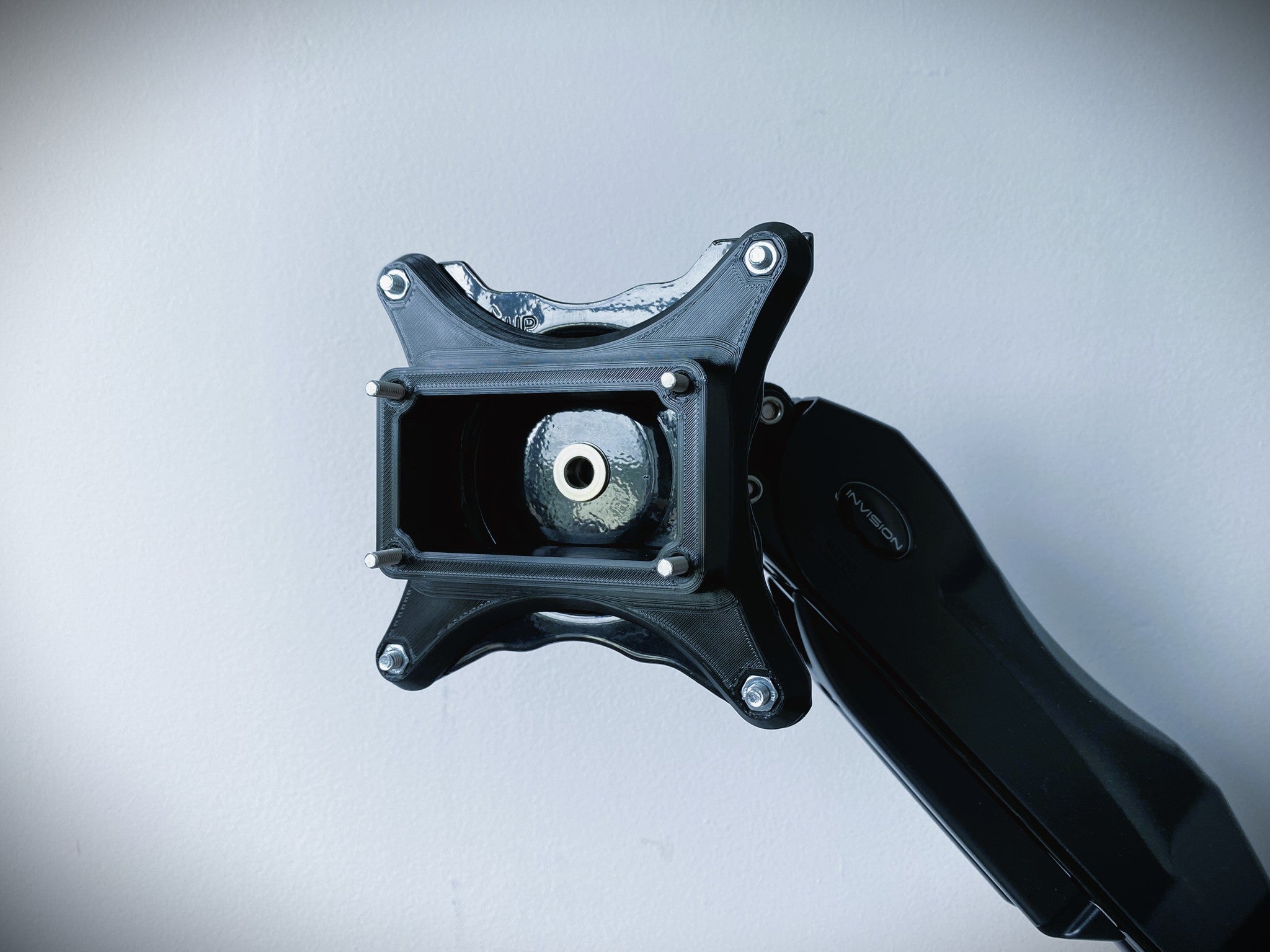 Curved Monitor Wall Adapter | Monitor Wall Adapter | TISolutions